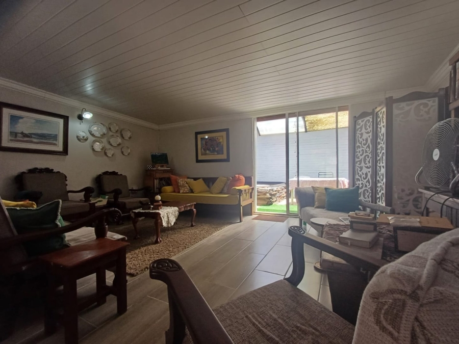 5 Bedroom Property for Sale in Wilkoppies North West